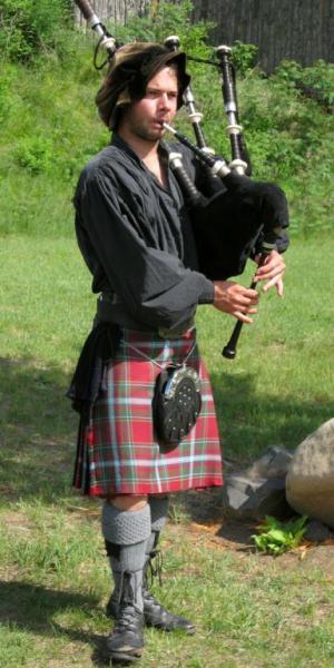 Competition entry: Bagpipe-Piper