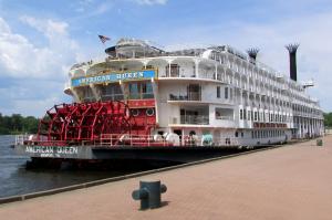 Competition entry: American Queen at Riverside