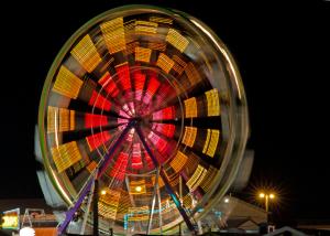 Competition entry: Ferris Wheel with slow shutter speed