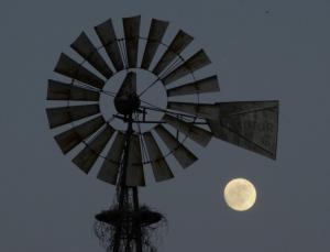 Competition entry: Moon and Windmill