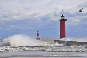Competition entry: Kenosha lighthouse and pierhead WI 