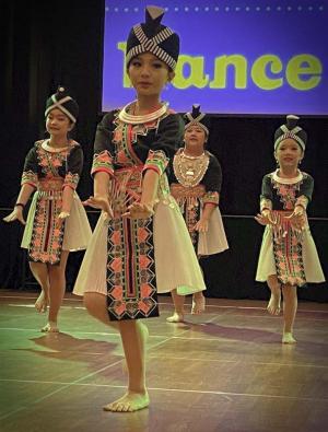 Competition entry: Hmong dancers